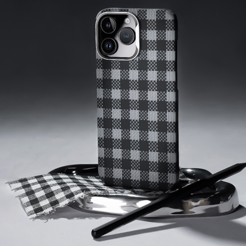 iPhone 15 Pro Max M-safe Şarj Özellikli Ekose Tasarımlı Benks ArmorVichy Kevlar Kapak