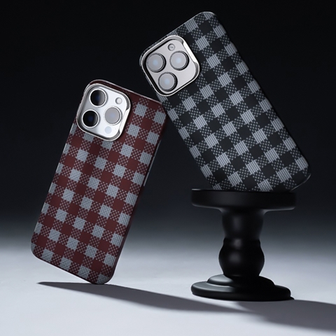 iPhone 15 Pro Max M-safe Şarj Özellikli Ekose Tasarımlı Benks ArmorVichy Kevlar Kapak