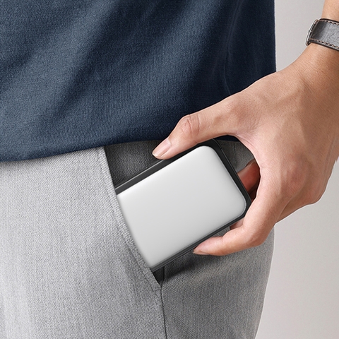 Wiwu Wi-P037 Qi Şarj Teknolojili LED Işık Göstergeli Magsafe Kablosuz Powerbank 5000mAh 15W